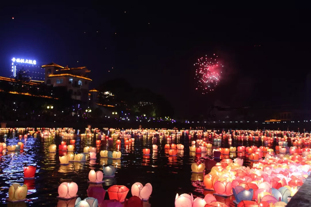 桂林七星公园灯会图片