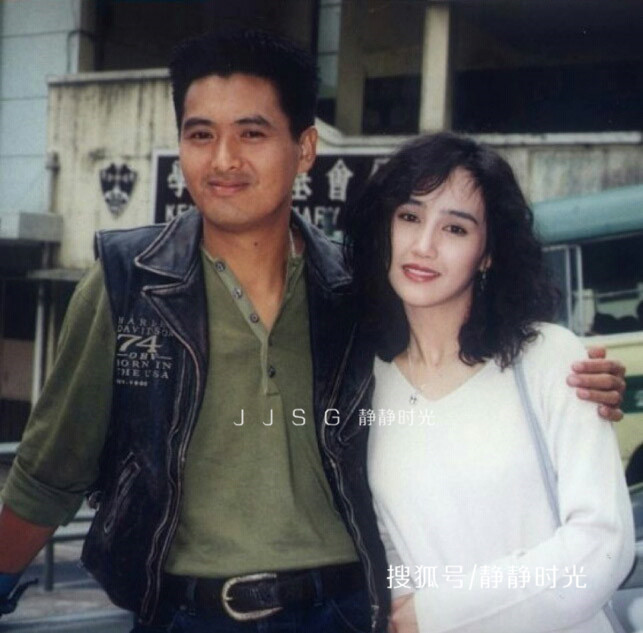 1993年与周润发出演电影《侠盗高飞》,饰演mona 之后退出电影业