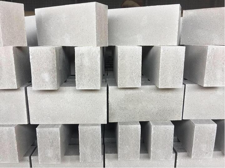 高铝砖配料及成型气孔率
