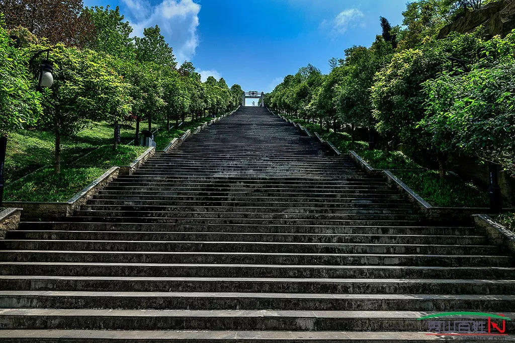 央視發現之旅熱播鳳凰山花燈民俗文化旅遊區