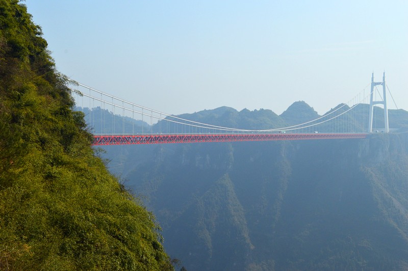 中国公路天险奇观 世界最大跨峡谷悬索桥