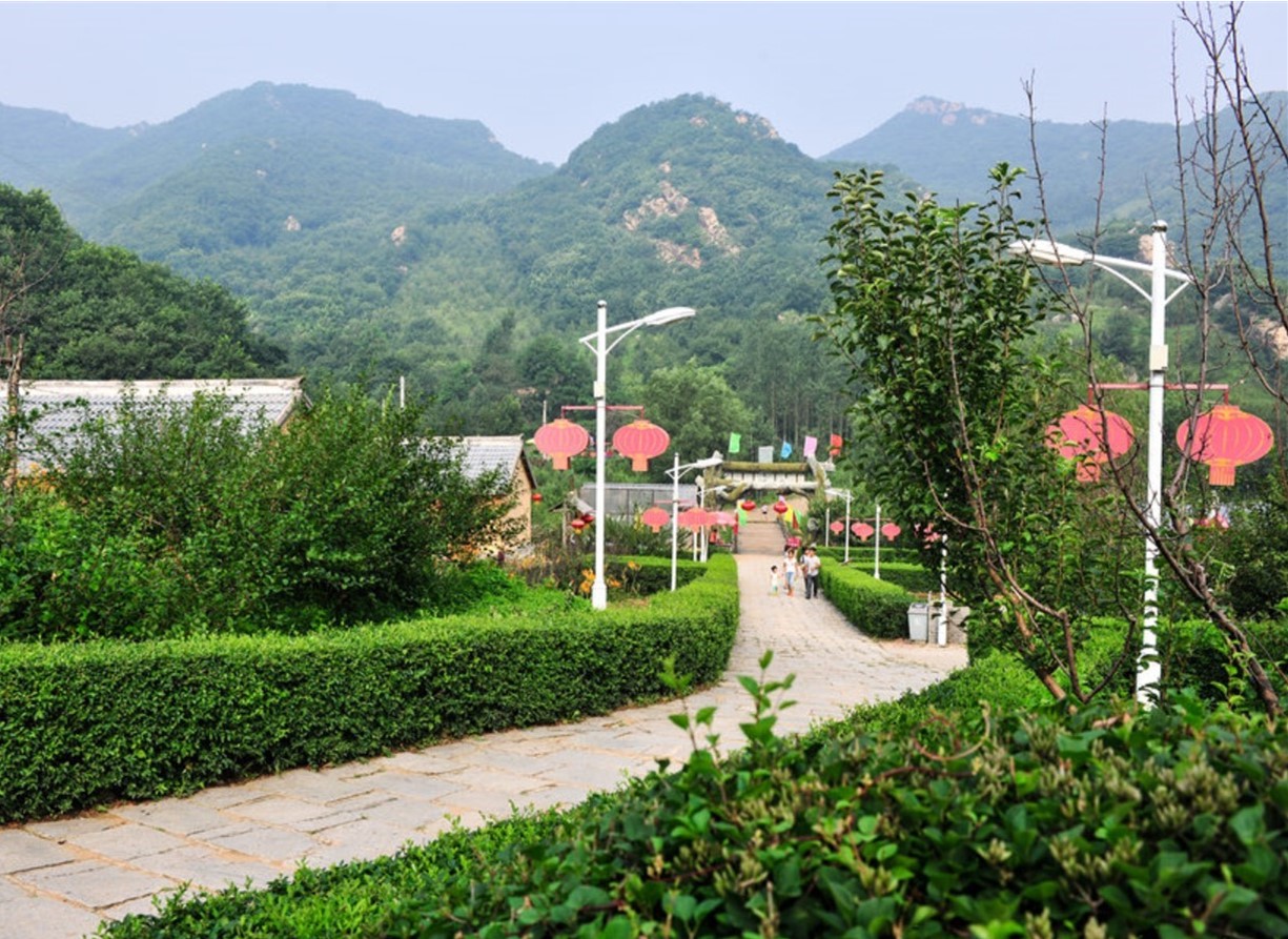 康屯村,位於遼寧省開原市松山鎮境內,地處著名的象牙山風景旅遊區腳下