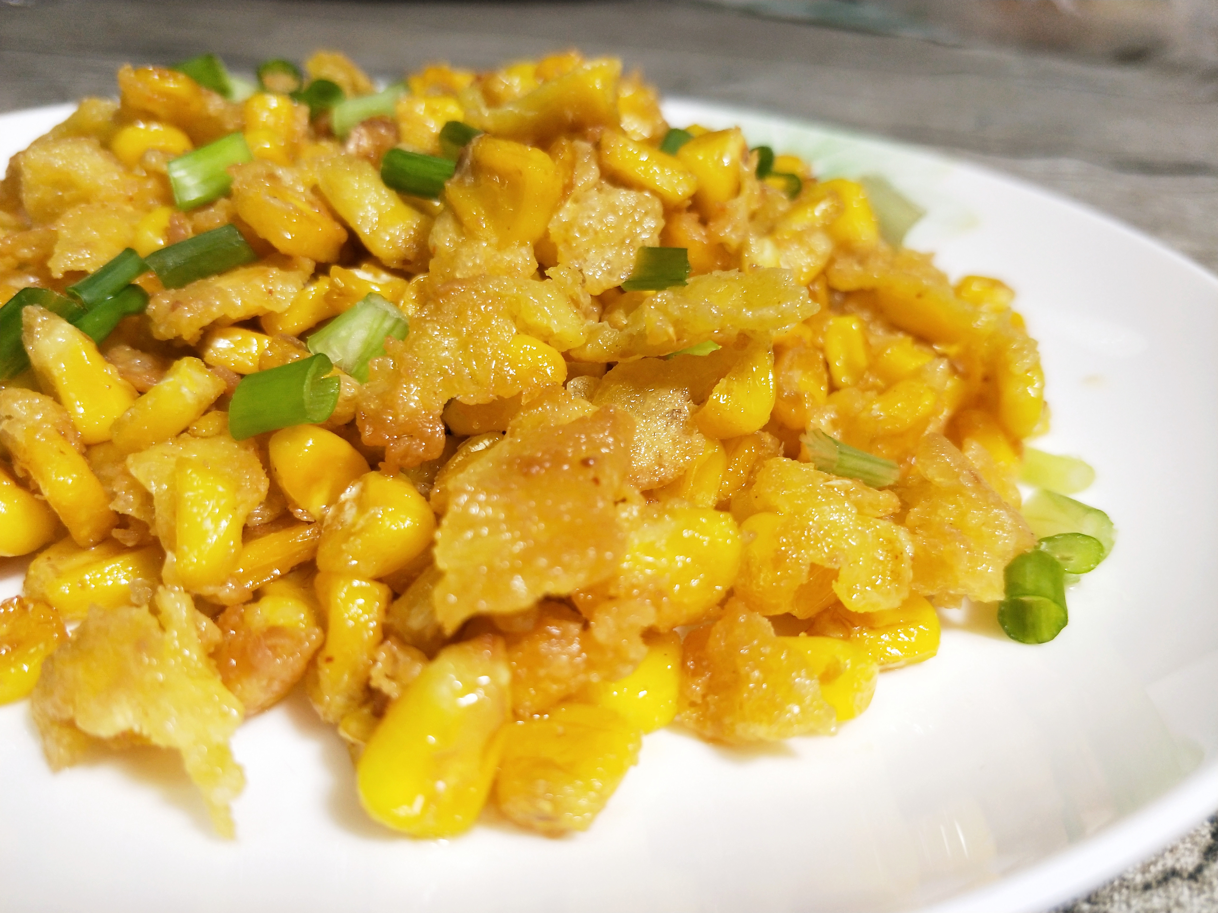 做一道简单的快手菜椒盐玉米粒酥脆椒香,小孩子最爱吃咯!