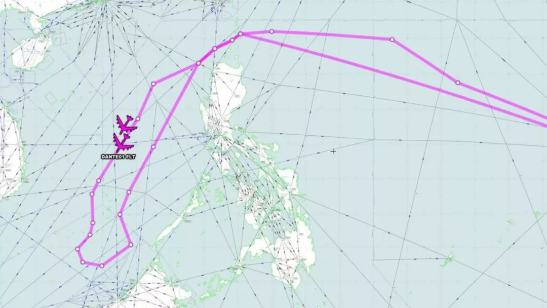 美军战机动态的推特账号美国"飞机守望(aircraft spots)发布航迹图