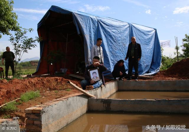 10岁留守儿童溺亡近2米深化粪池,离异47岁父亲肝肠寸断,谁之过