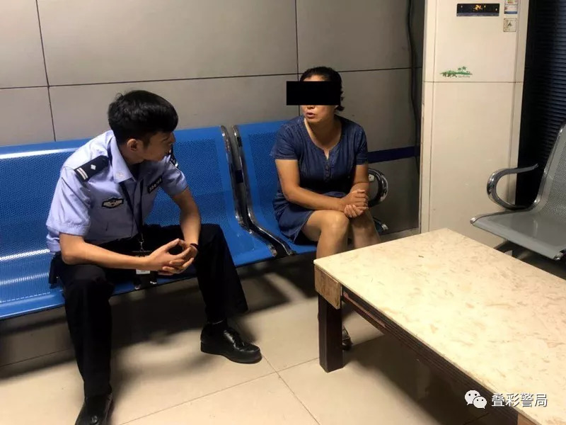 桂林情侶大街上吵架,女方被警察抓走!真實身份驚呆男友.