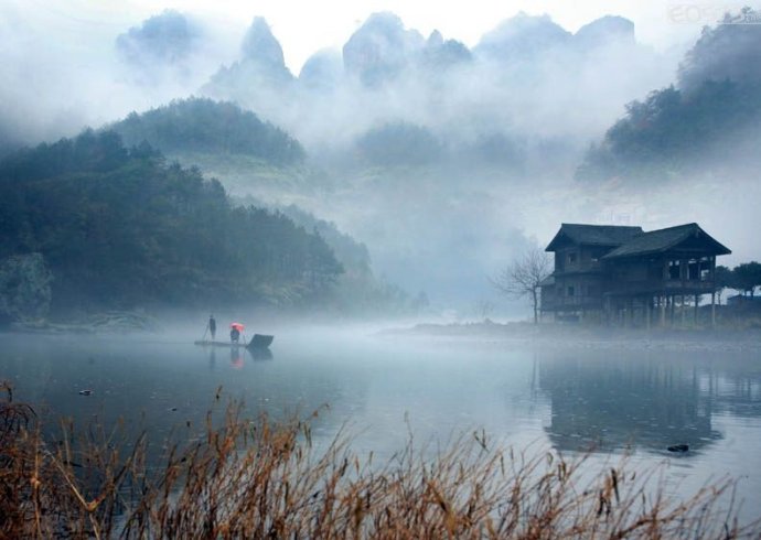 【专栏诗人《烟雨客船》文/正义之声(河北)