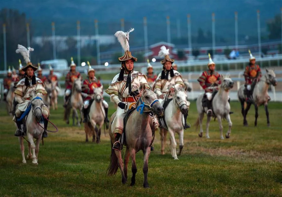乌兰图雅带着《我的蒙古马》,献礼内蒙古马文化节