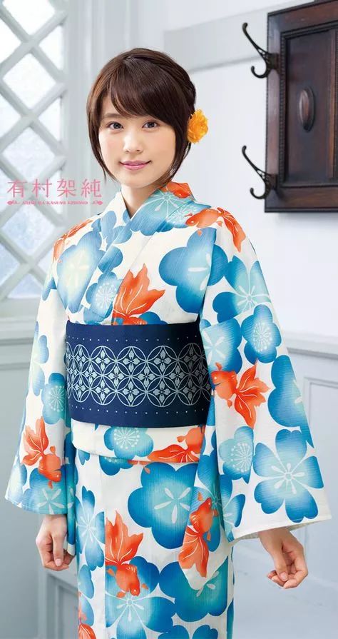 有村架纯top9日本女星仲间由纪惠曾在啤酒广告中以浴衣形象亮相,传统