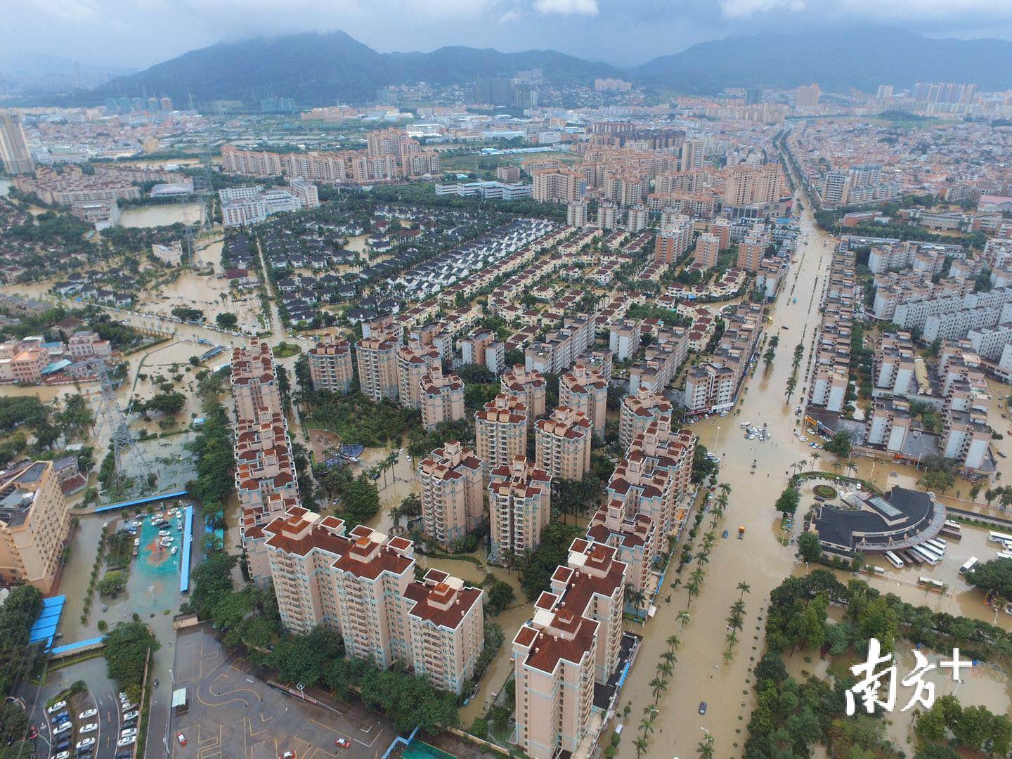 航拍图集|50年一遇暴雨袭来,中山小澳门变"水上威尼斯"_三乡