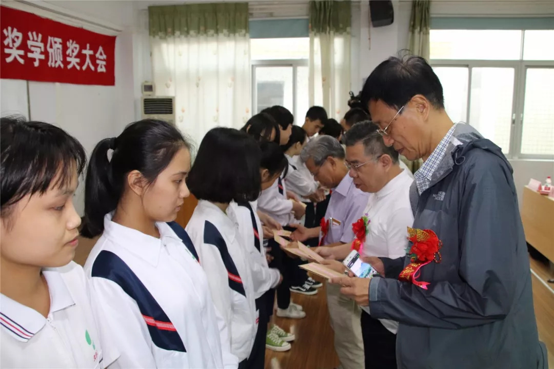 庵埠華僑中學多名老師學生獲獎有你認識的嗎