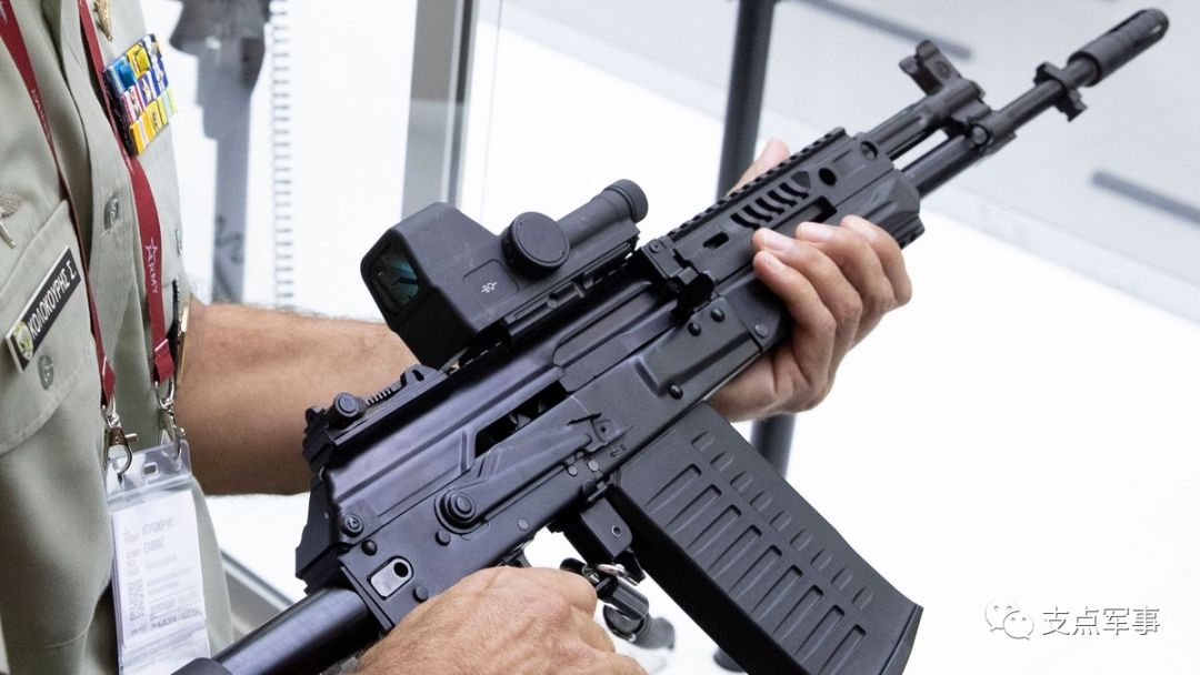 最新版ak俄卡拉什尼科夫公司展出新型ak308步枪
