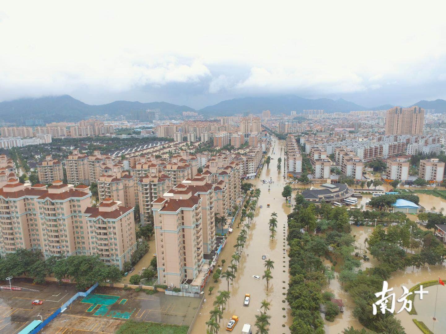 航拍图集|50年一遇暴雨袭来,中山小澳门变"水上威尼斯"_三乡