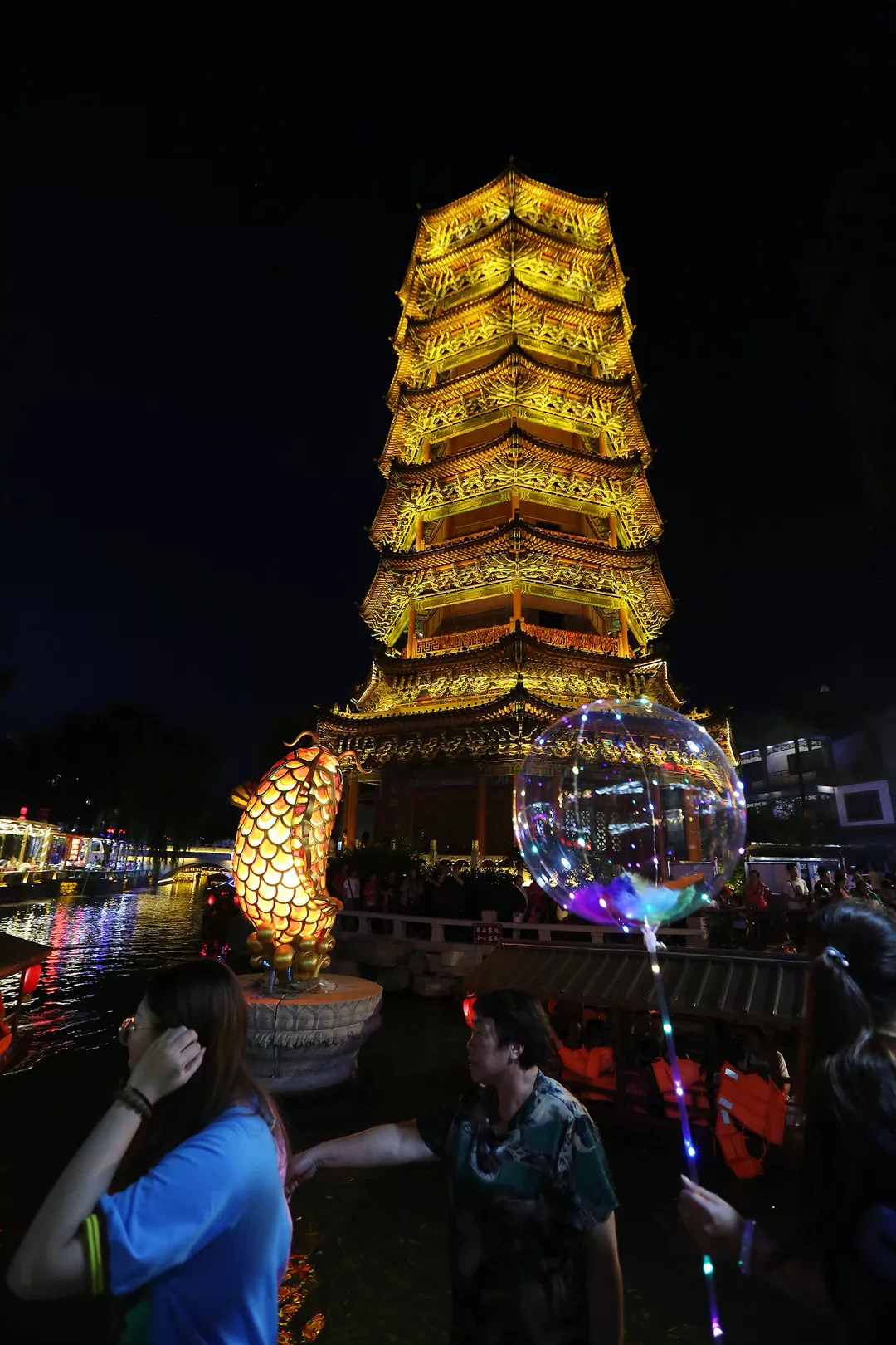 宝相寺夜景图片