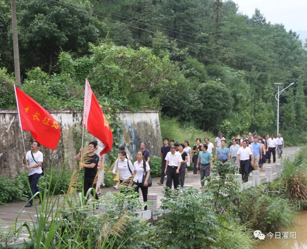 桂林市委黨校常務副校長唐慶林在灌陽鎮楓樹腳屯紅軍新圩阻擊戰舊址為