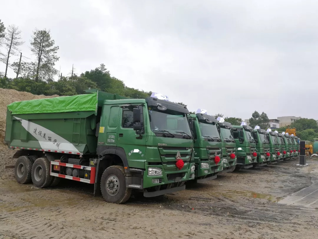 中國重汽豪沃新型環保渣土車登陸雁城衡陽