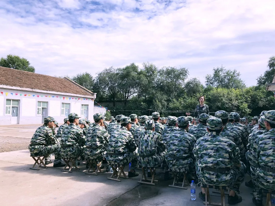 2018年8月30日,水資源與環境學院2017級全體同學在平北軍訓基地內進行