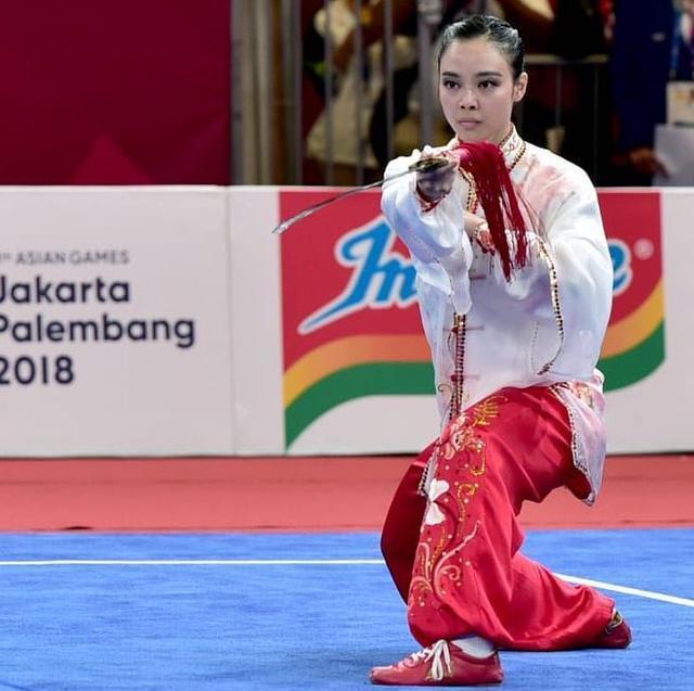 随后印尼还拿到女子太极拳太极剑全能金牌,获得这块金牌的是国民美女