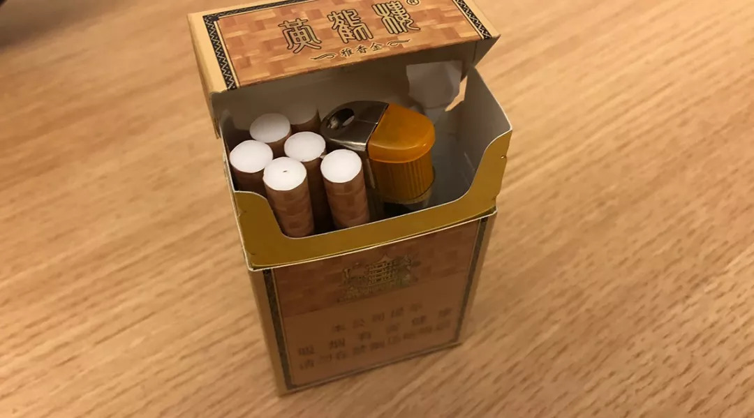 在没有点烟器以前,我装 编辑的烟盒里都会暗藏火机而点烟器则让你完全