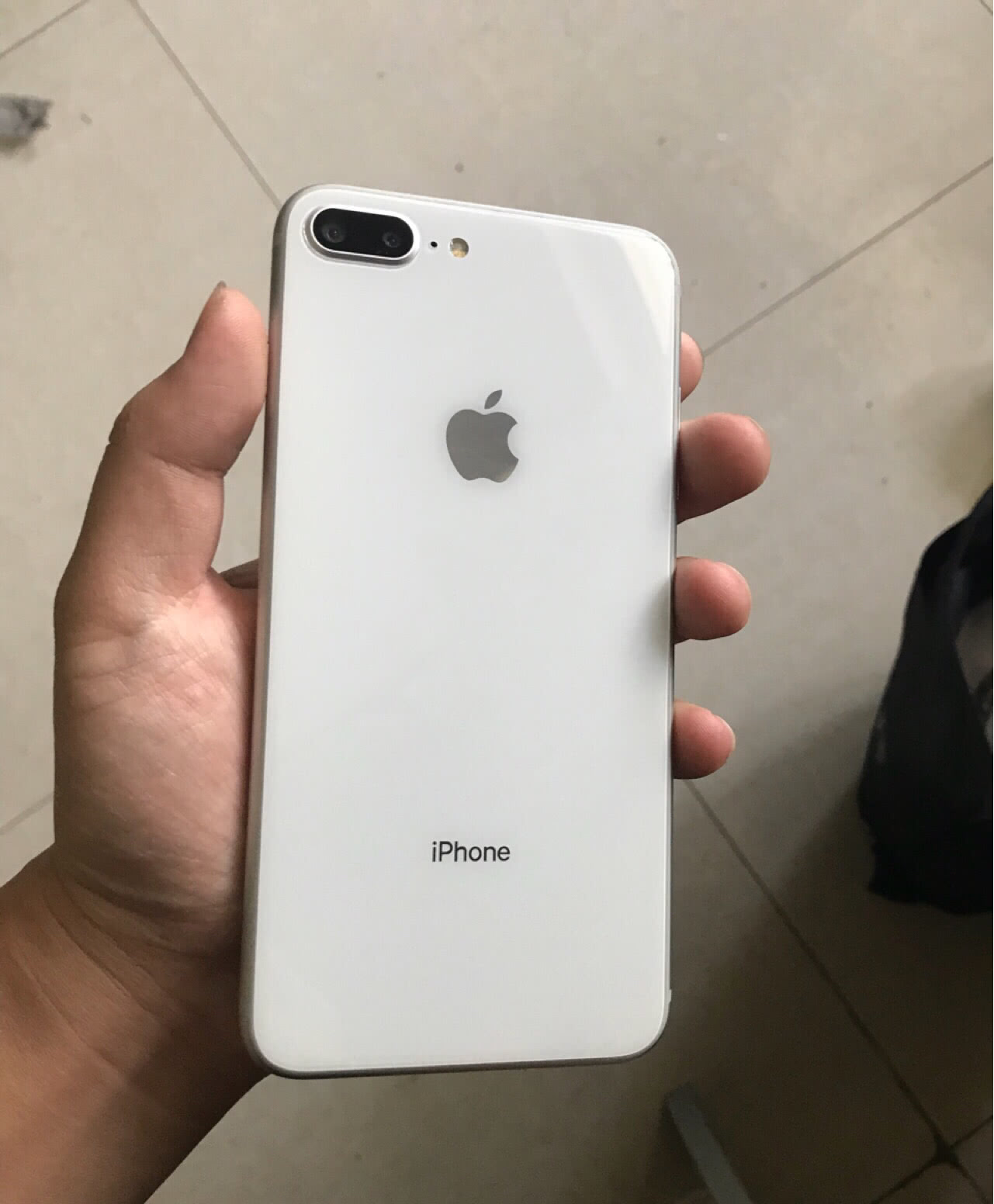 488元搶到的全新iphone8plus,開機後讓人慾哭無淚!