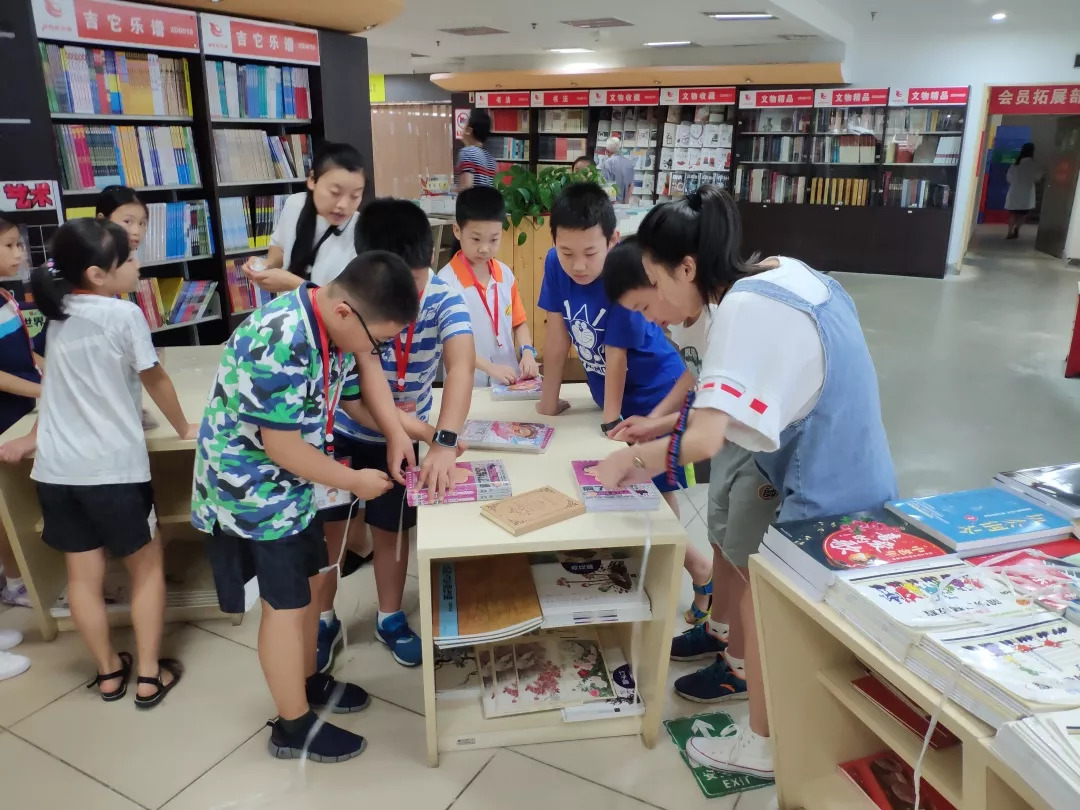 【社會實踐】小小書店長上崗啦!_新華書店