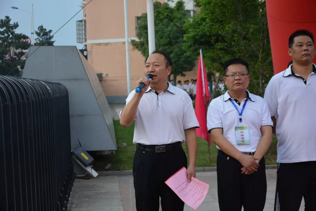 盱眙中学校长图片