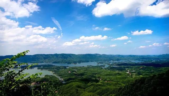 通山縣的九宮山風景區 近日,湖北省旅遊發展委員會發布《關於擬通過