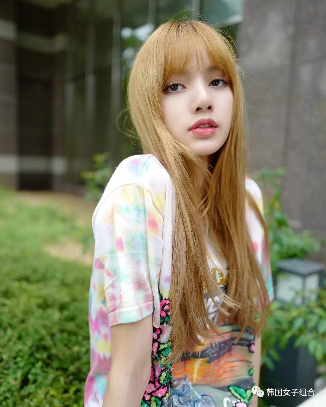 blackpink lisa的畫報日常,隨手拍也是大片!