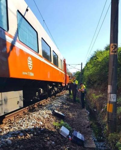 台铁列车撞死1人致延迟影响约4300名旅客 新竹