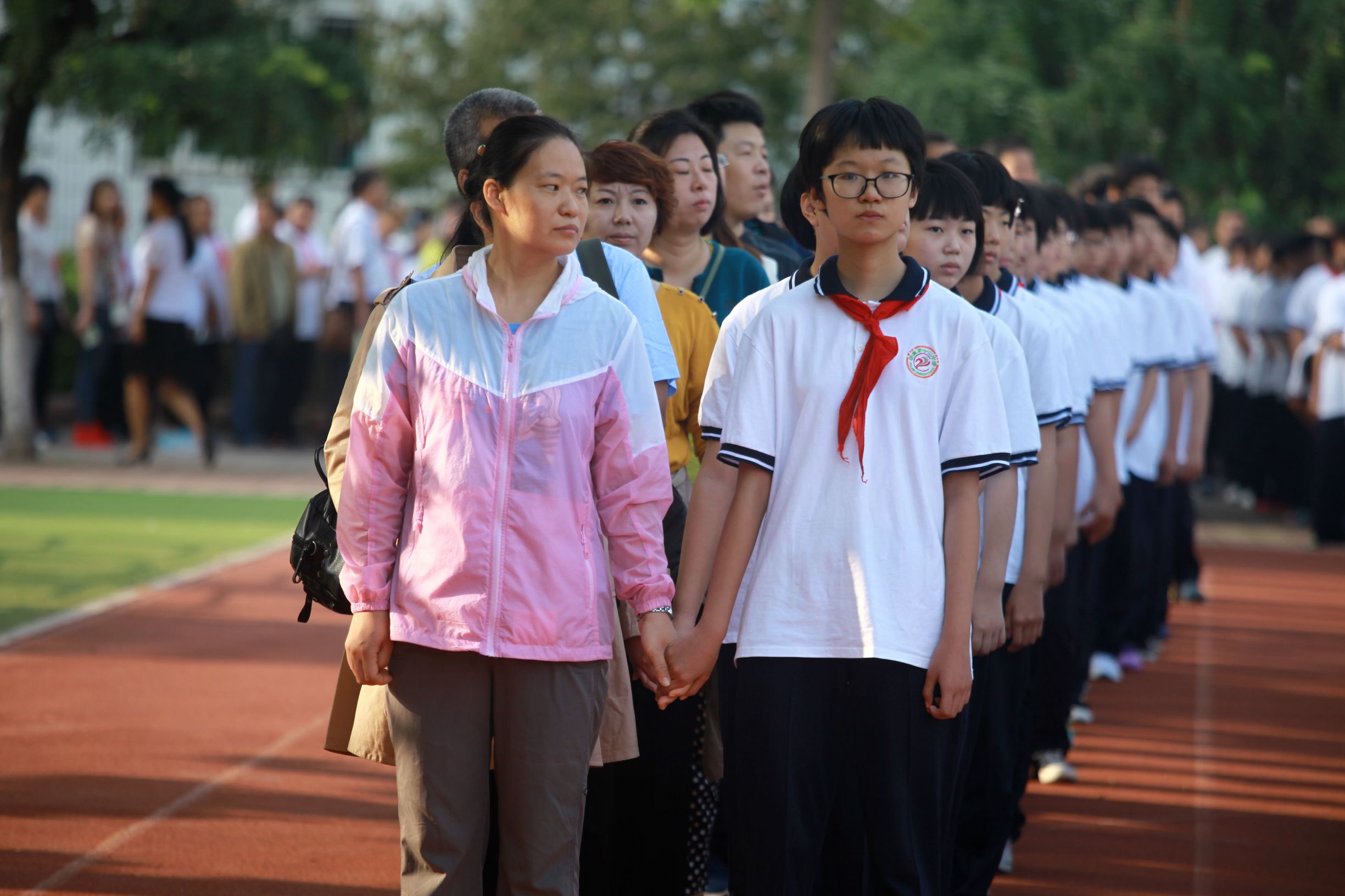 每年9月1日开学,不仅仅是学生们的事,还是一个个父母们的大事!