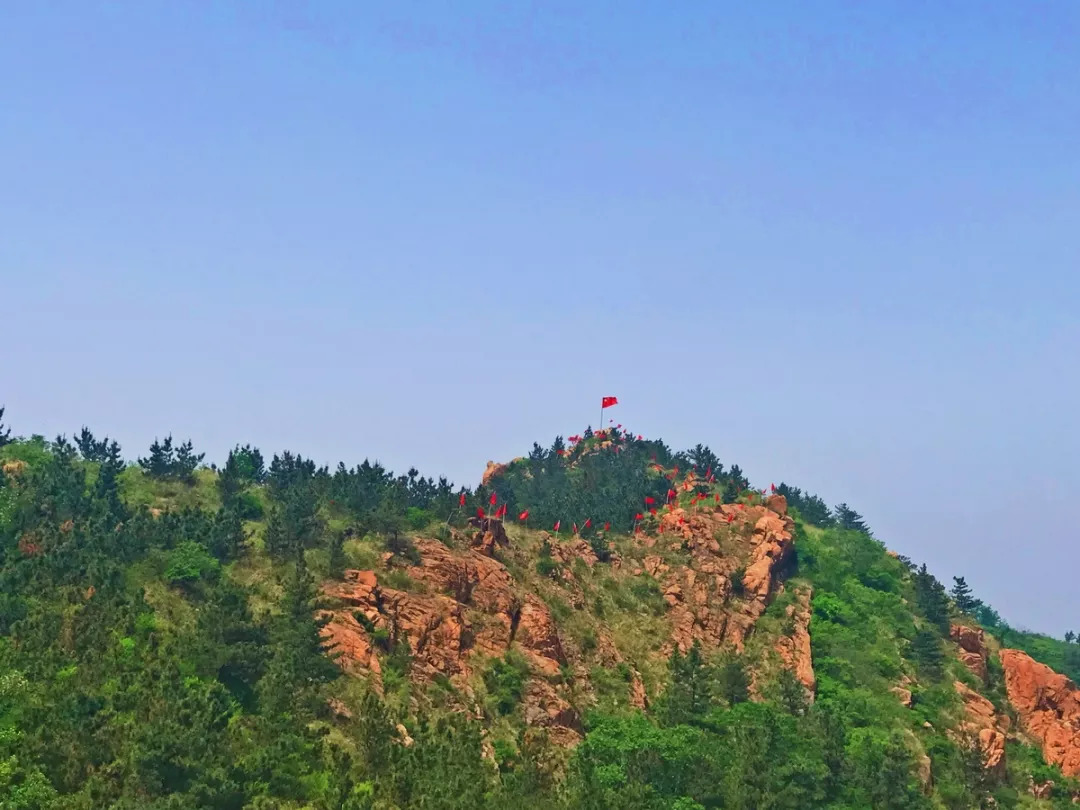 城陽區地處青島市區北部,兩面平原,一面環山,一面臨海,特殊的地理環境