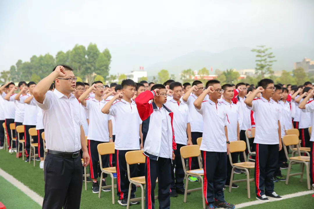 榕城中学举行2018年交通安全宣讲活动