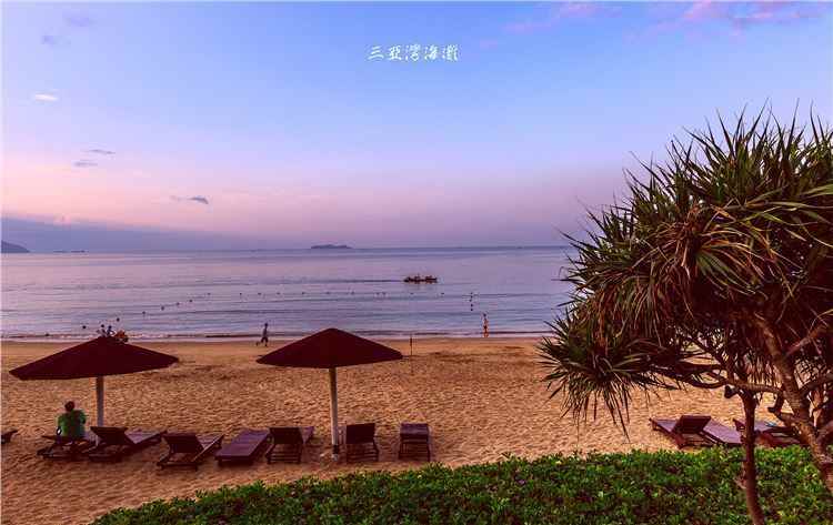 自駕車需從大陸一側的海安港,海岸新港和粵海鐵路北港坐滾裝船渡海到