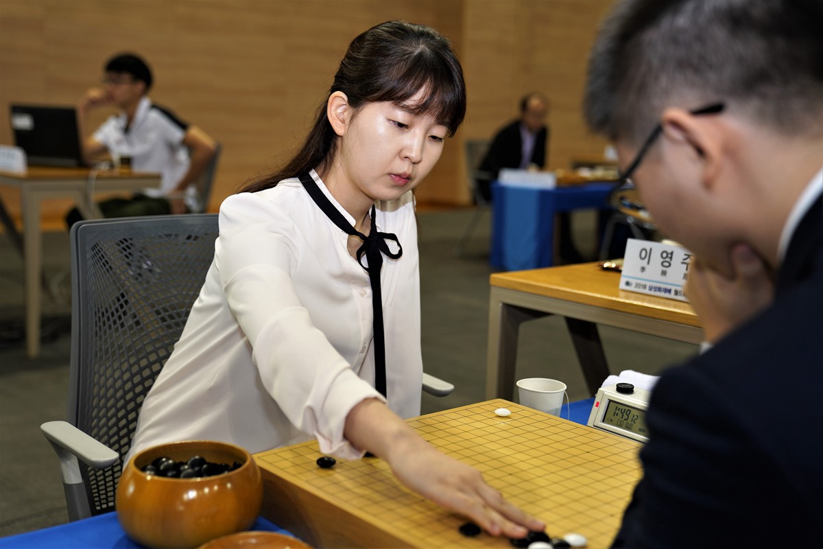 三星杯小组赛首轮崔精爆冷胜时越取得开门红