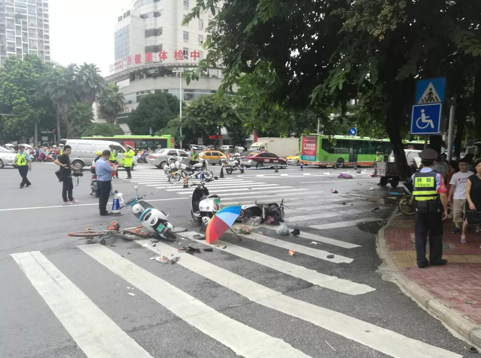 刹车异常,他仍开车上路!南宁桃源路车祸起因披露