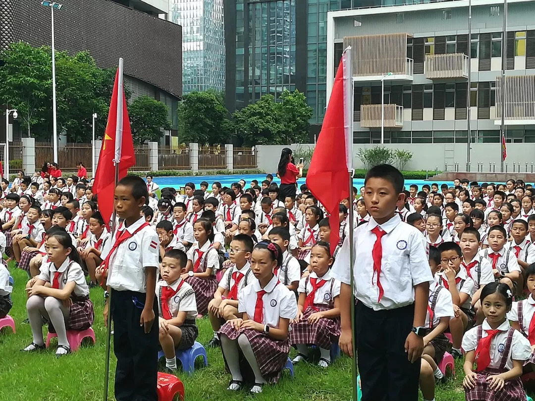 华富小学因城市更新而整体拆除重建,校长叶晓帆承诺,虽然目前借址办学