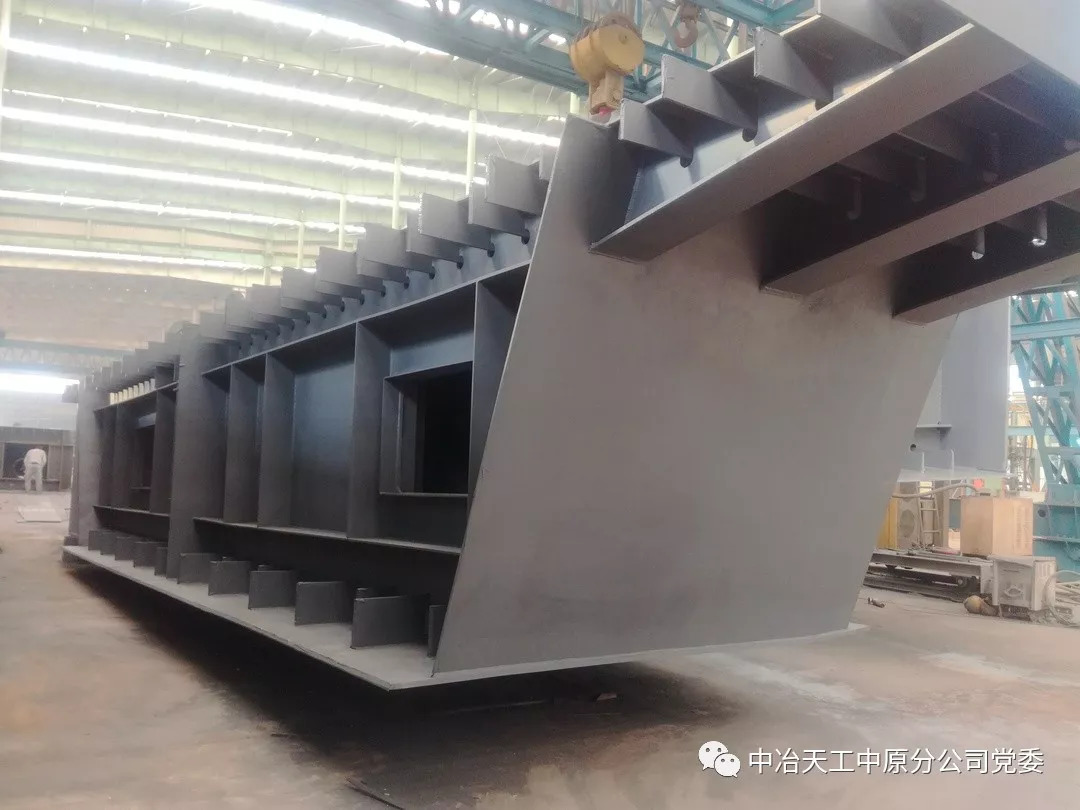【工程动态】太原南站东广场高架桥钢箱梁工程首节段钢箱梁顺利通过