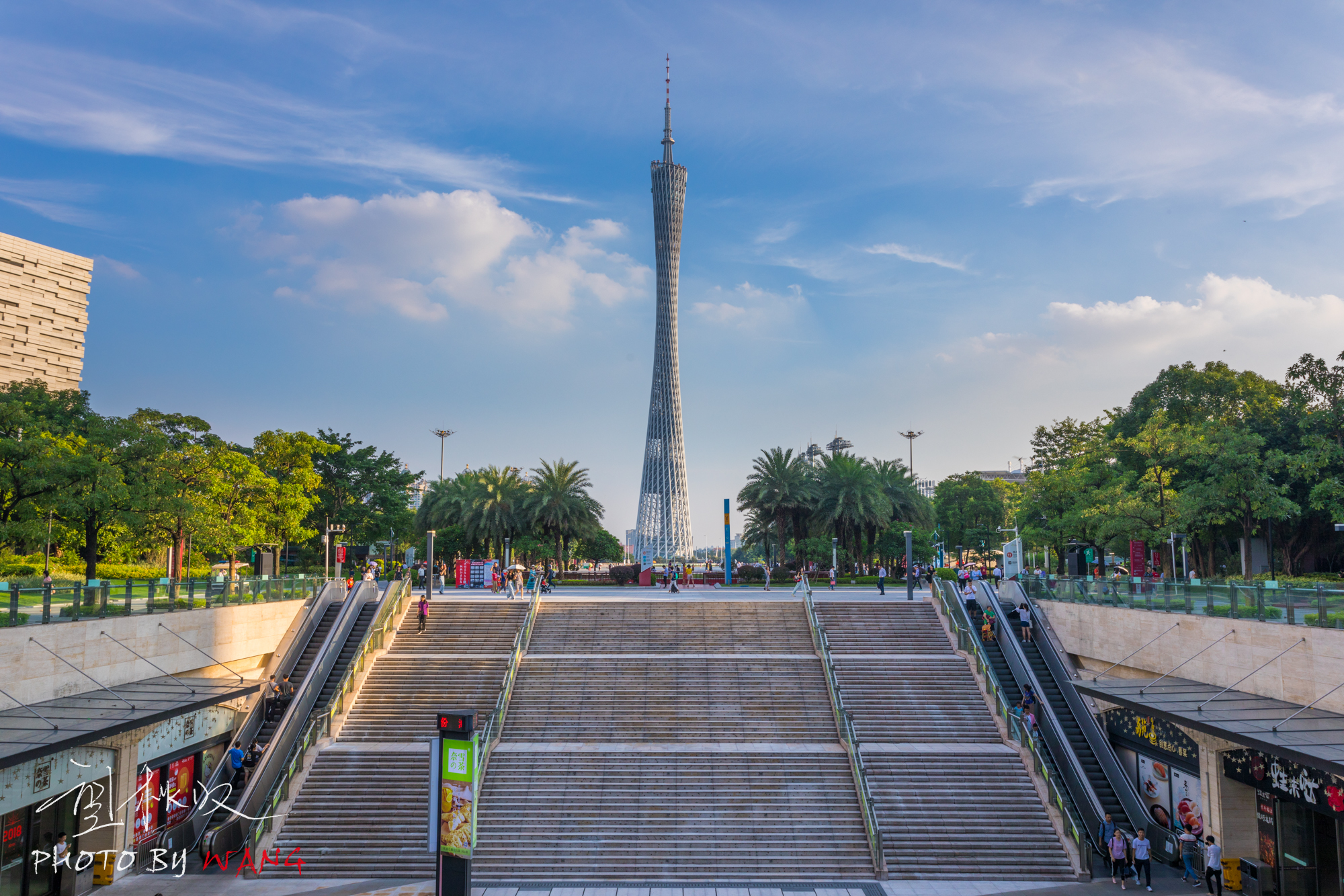 花城广场看花城,邂逅音乐喷泉与小蛮腰的约会