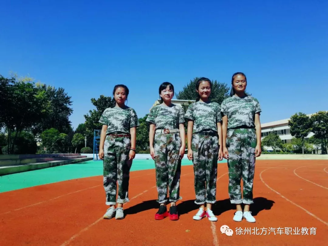 軍訓這件事女生從來不比男生差