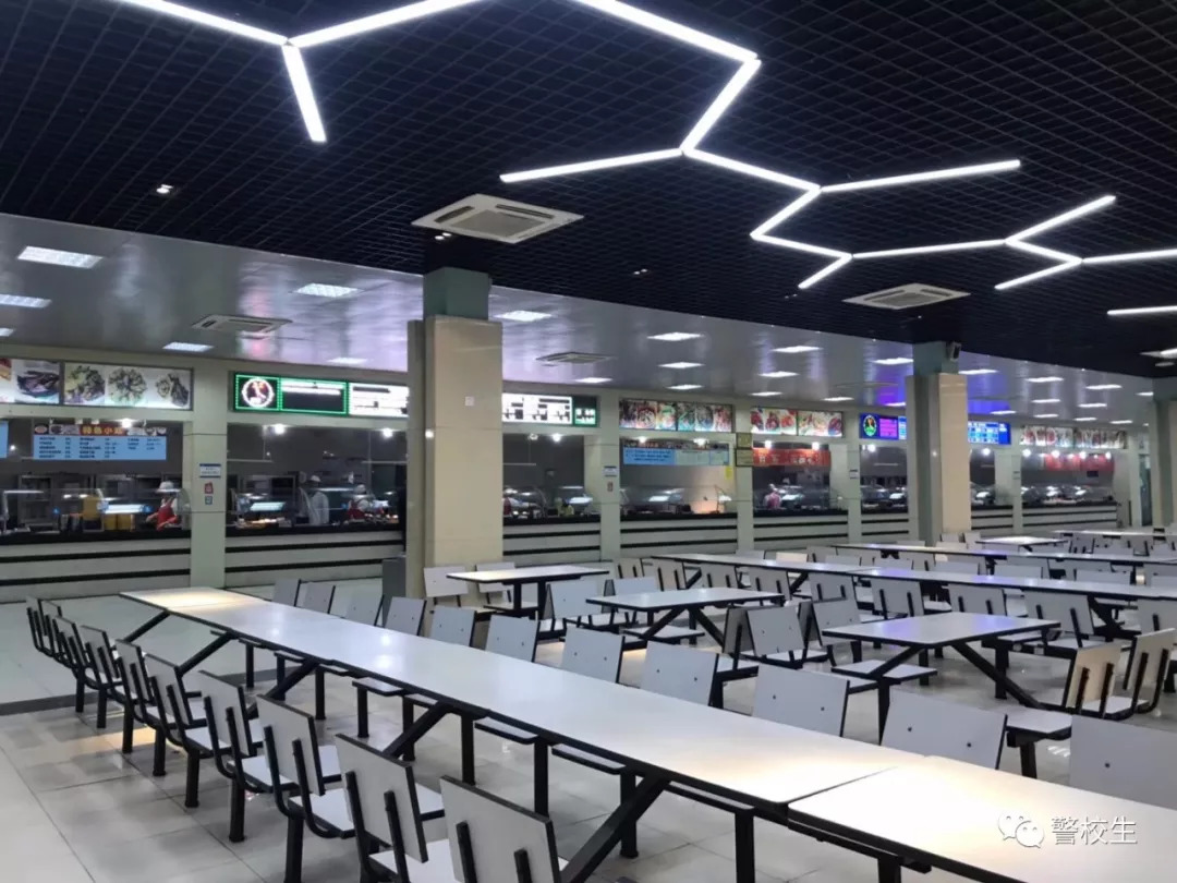 上海公安学院食堂图片