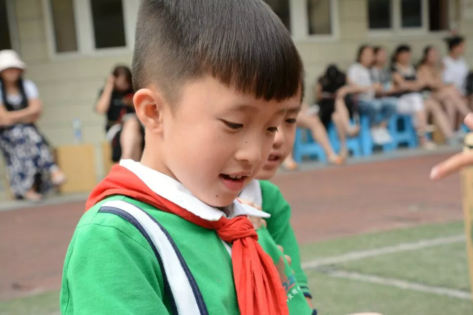 成都小学生刘博宇好厉害,捧回5枚国际游泳赛奖牌!