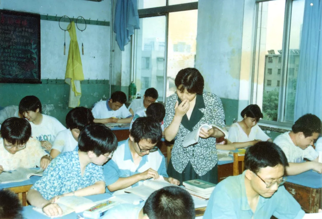 90年代大学教室图片