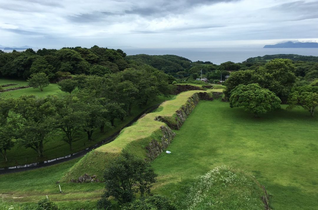 (佐賀県唐津市)名護屋城跡(兵庫県朝來市)竹田城跡(沖縄県うるま市)勝