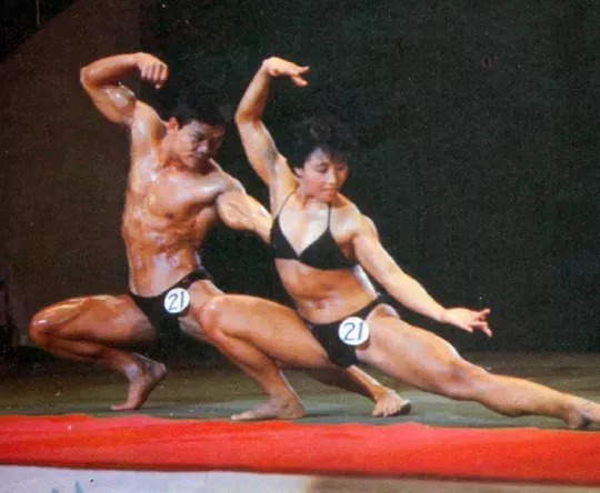 1987年中国第一届健美比赛这肌肉也太炫酷了吧