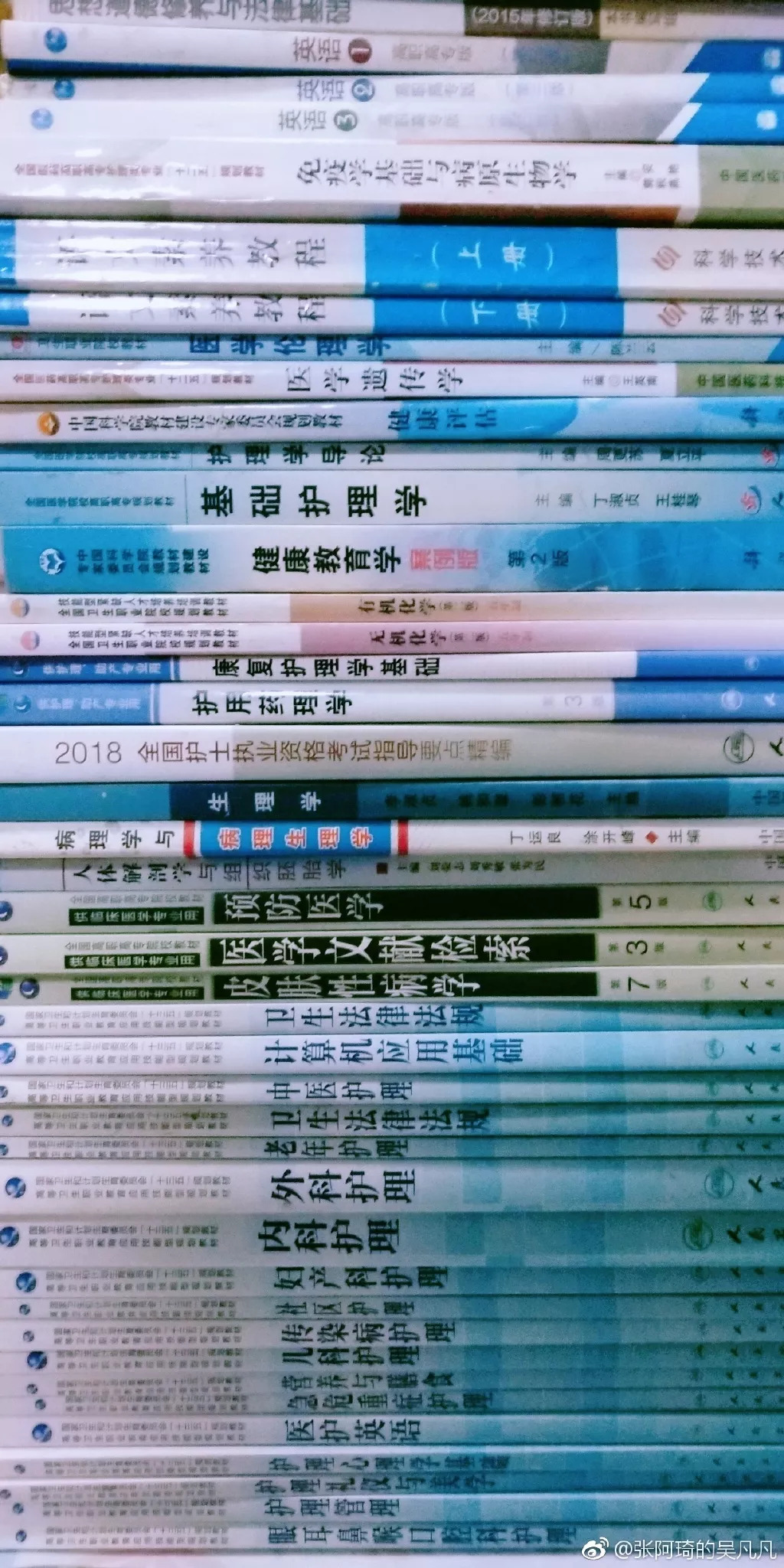 医学专业的学习期普遍很长学生们不好找对象只能跟有好感的异性搭话