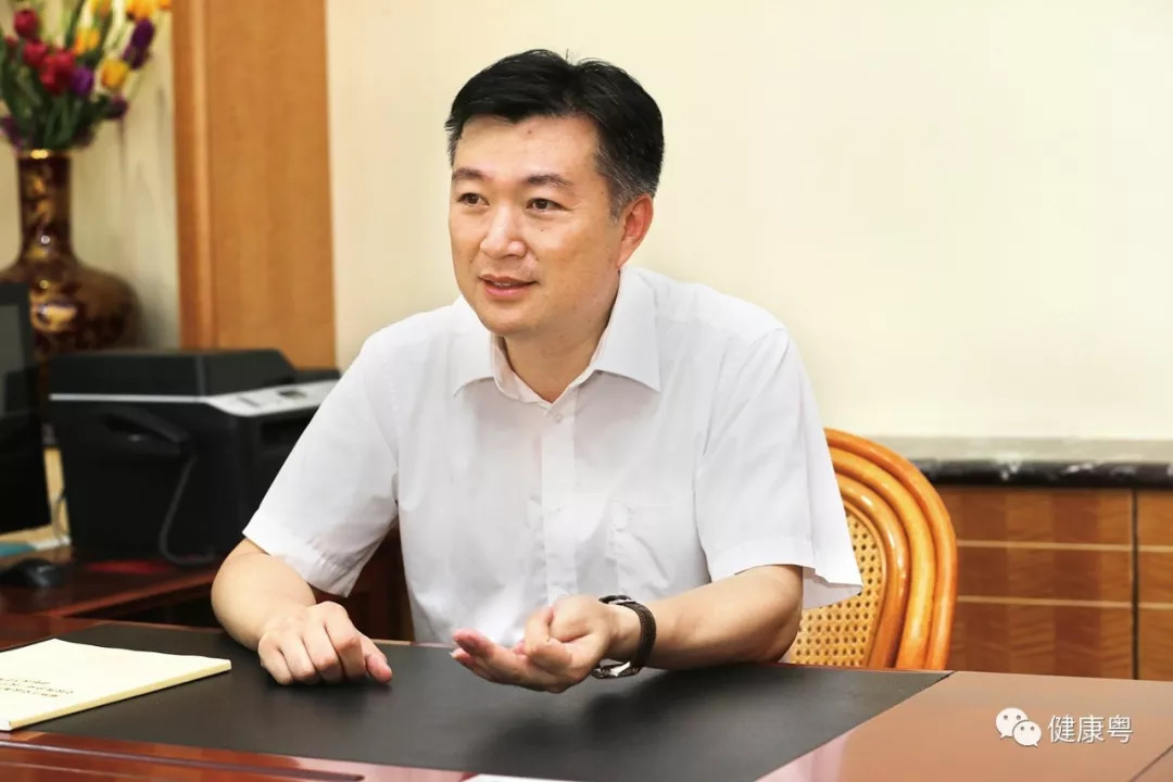 8月22日,记者就强基项目进展采访大埔县县长熊锋松,并与县卫生计生局