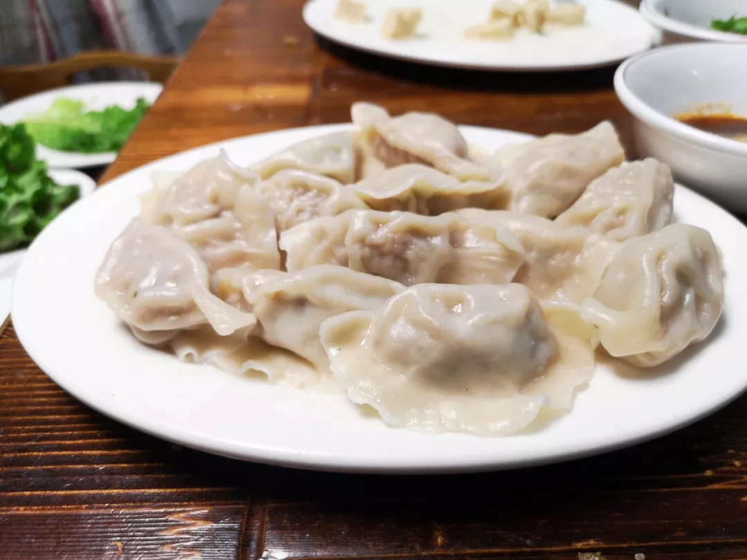 白菜豬肉餃在痛失羊肉卷時是它安慰的瓜皮薄餡大會在嘴裡爆汁的大餃子