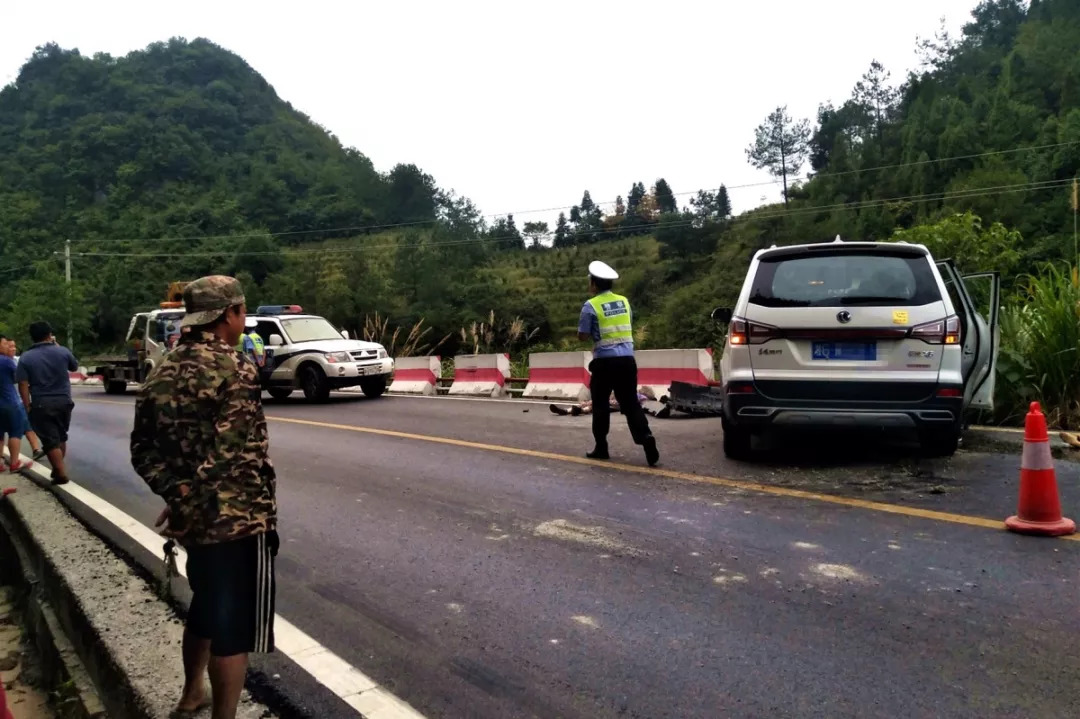 张家界英雄唐军车祸逝世路段再出重大车祸_永顺县