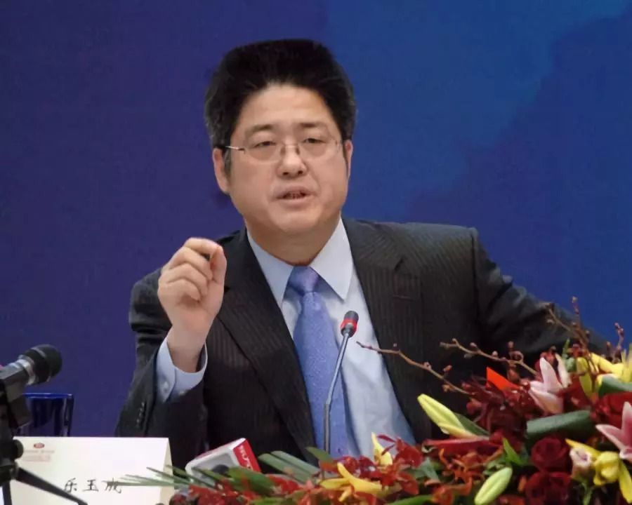 乐玉成曾经担任外交部新闻发言人,部长助理的刘建超则是在2015年8月