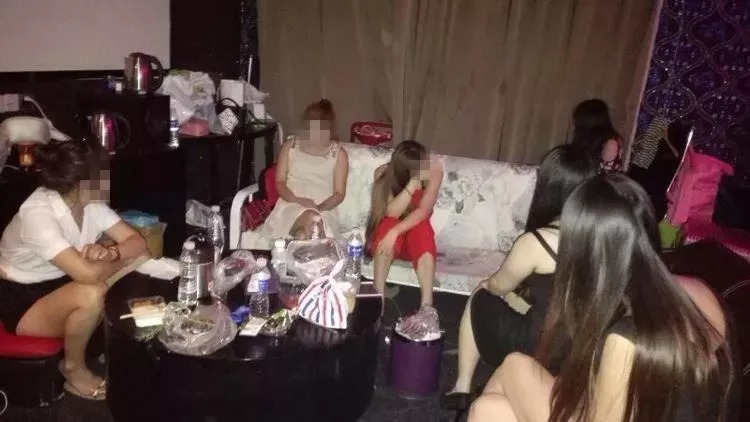 萍乡多名失足妇女在宾馆内卖淫被抓